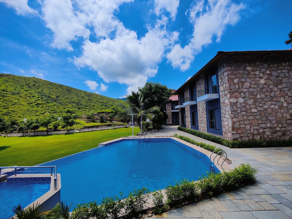The Divine Hills Resort — 4-Star Luxury Hotel in Udaipur, India