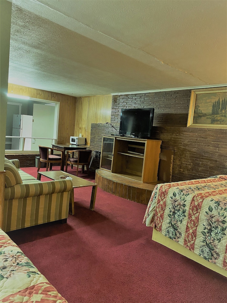 Madill Inn - photo 2