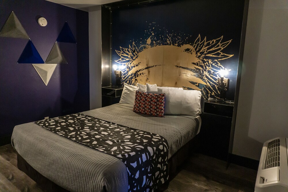 Downtown Phoenix Hotel - photo 8