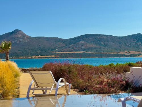 Farous seaside sunset villa II — 4-Star Luxury Hotel in Antiparos, Greece