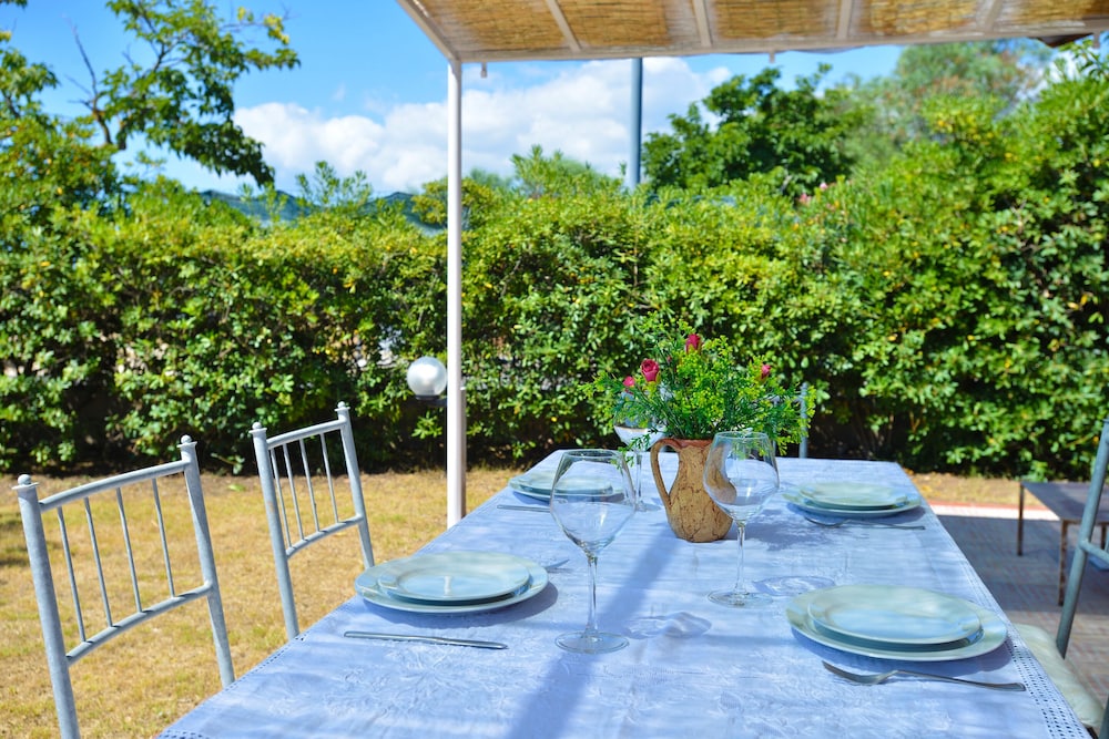 IzzHome Nora Beach — 4-Star Luxury Hotel in Pula, Italy