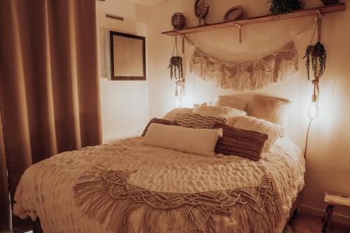 Studio Tt Confort Coeur Ville Avec Terrasse Et Parking Gratuit in Sanary-Sur-Mer, France