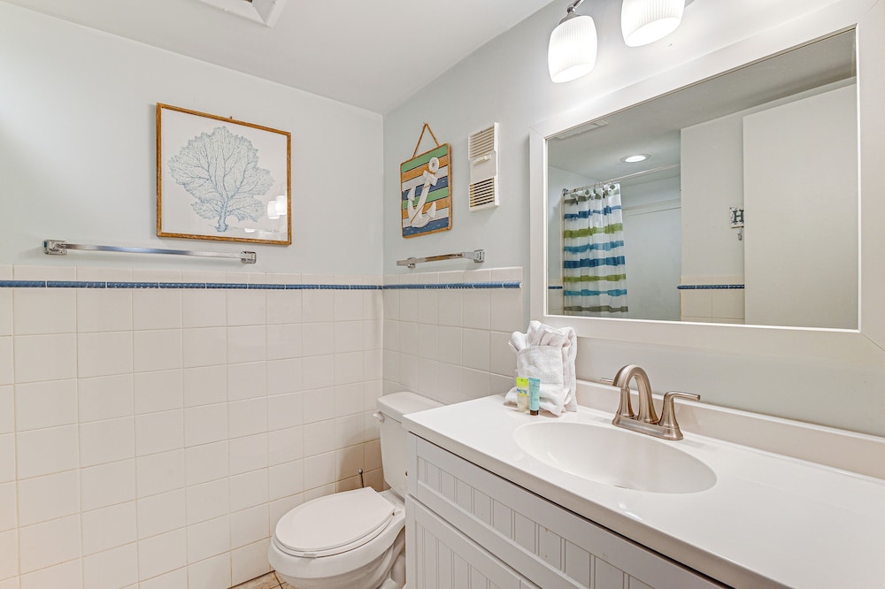 Beach & Pool Access: Resort style Myrtle Beach Gem - photo 15