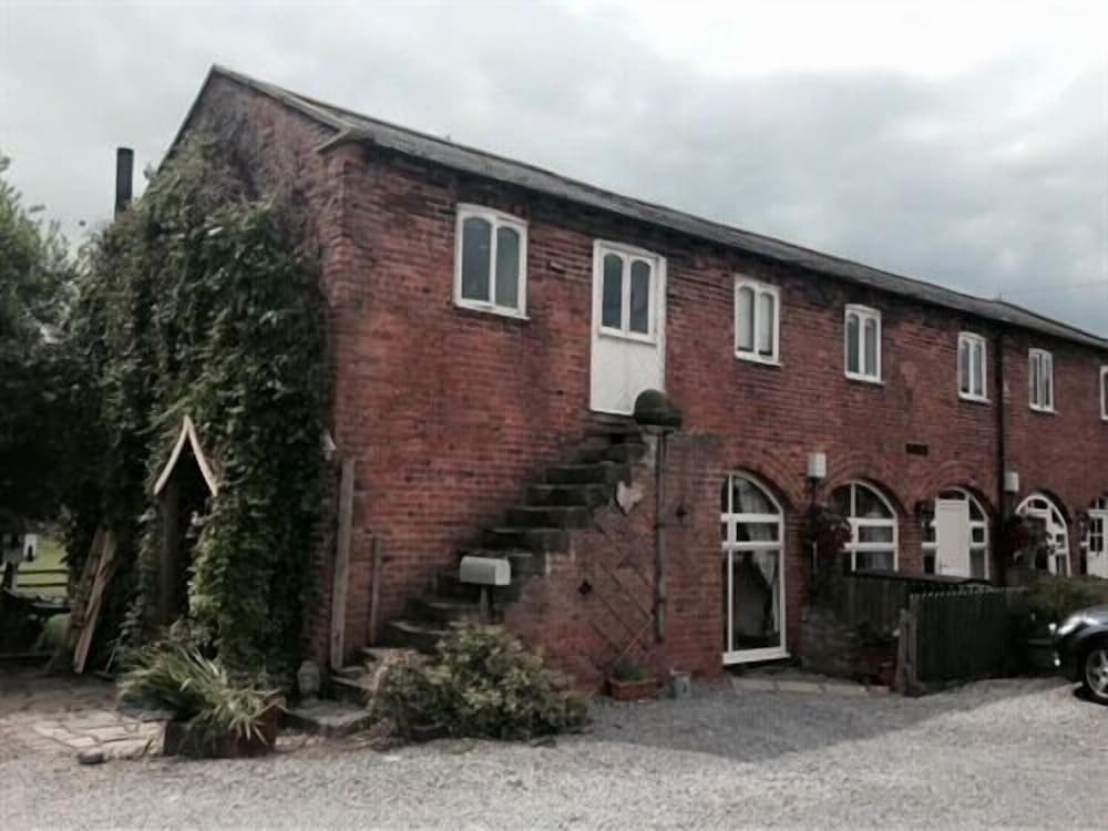Skipbridge Farm Cottages - last minute hotel in York