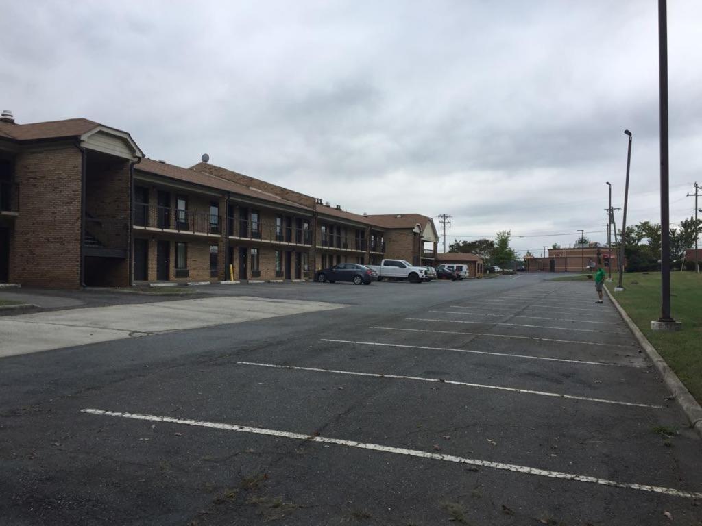 Days Inn by Wyndham King Winston Salem Area - photo 17