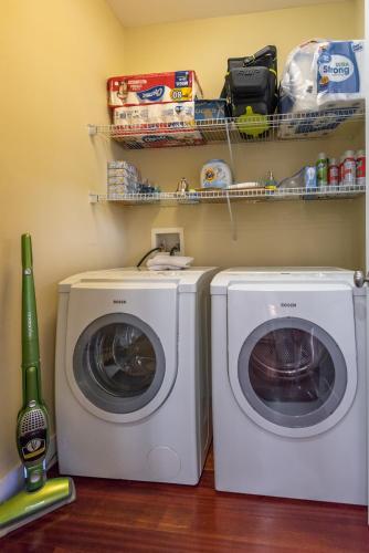 New Listing 114A W Hudson Ave Open Layout Close to Everything - photo 14
