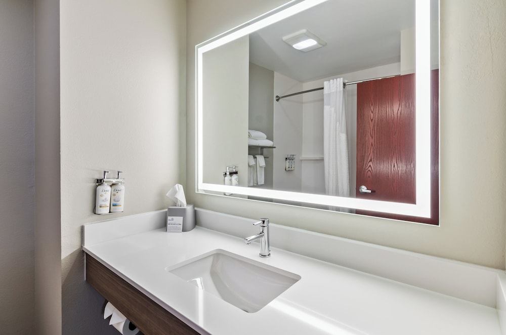 Holiday Inn Express and Suites Wytheville by IHG - photo 13