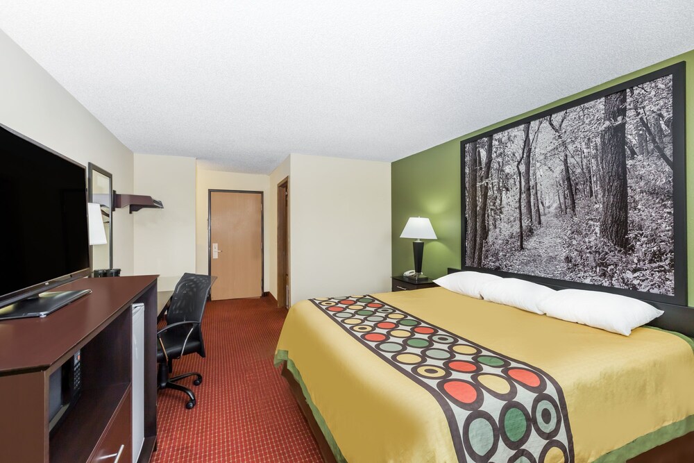 Western Inn & Suites - photo 7