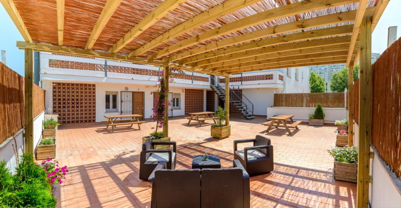 Empuriabrava Apartaments nº2 — 4-Star Luxury Hotel in Empuriabrava, Spain