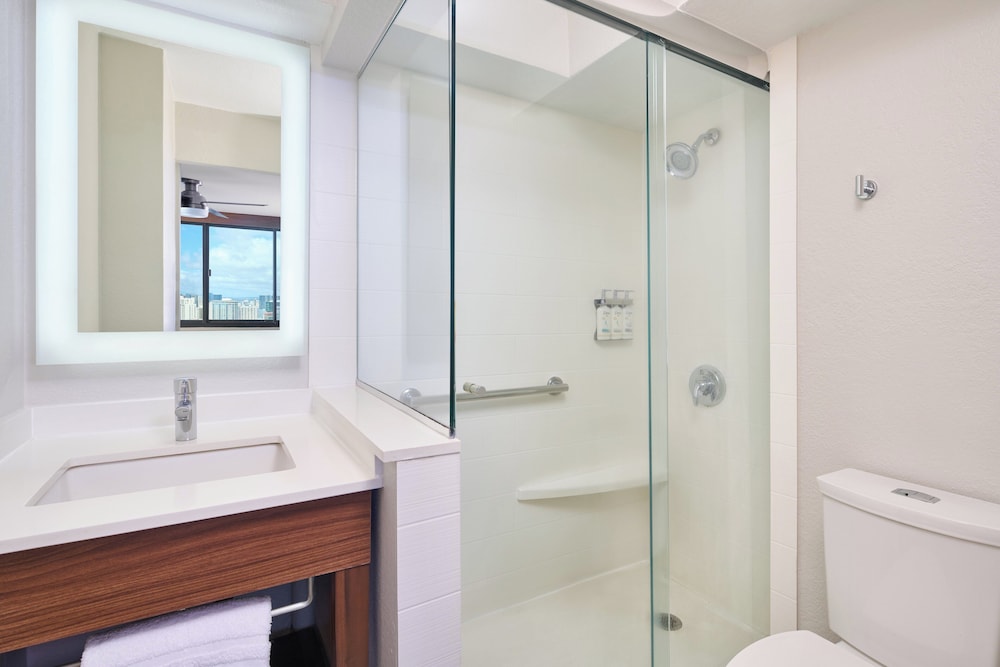Holiday Inn Express Waikiki by IHG - photo 35