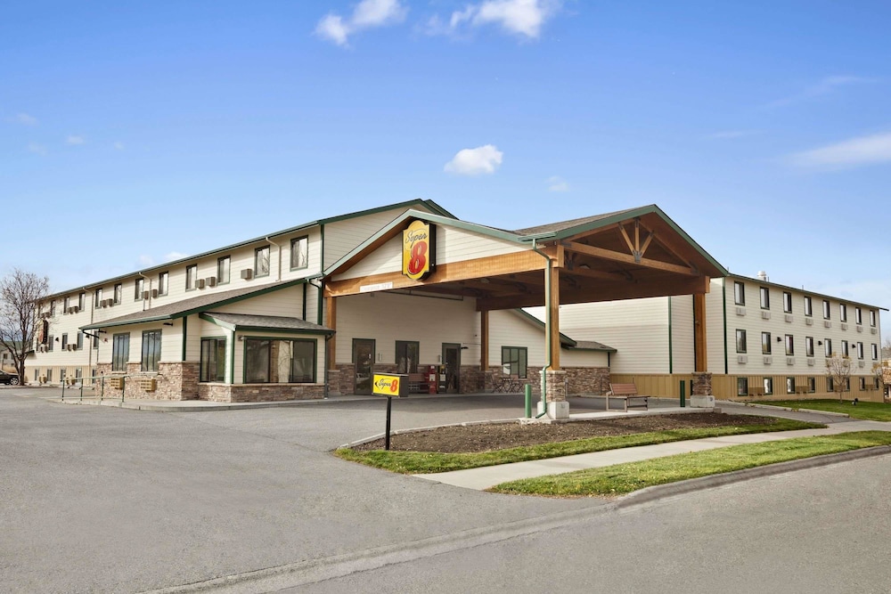 Super 8 by Wyndham Bozeman - photo 17