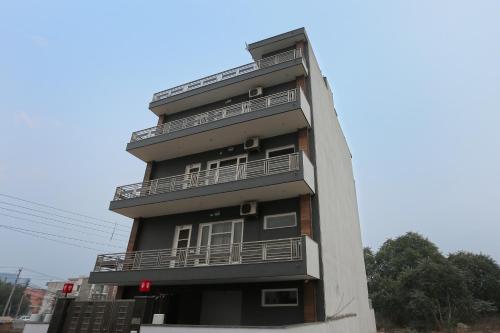OYO Flagship Medanta - last minute hotel in Gurgaon
