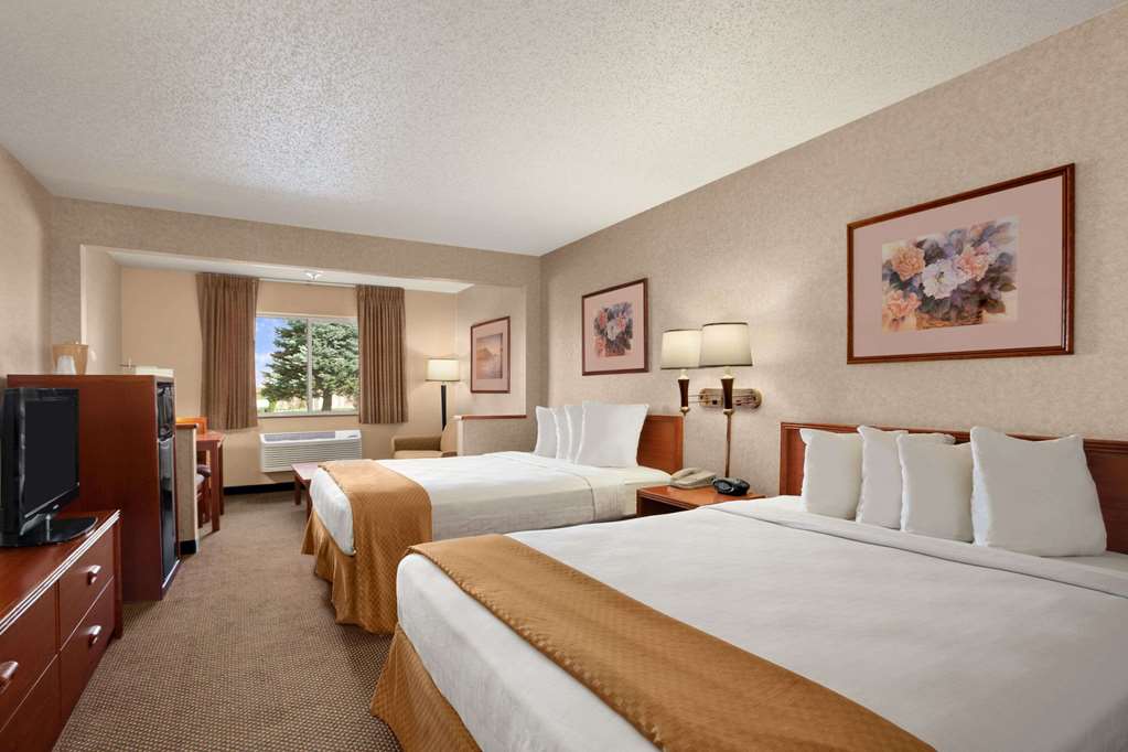 Baymont by Wyndham Golden Red Rocks - photo 12