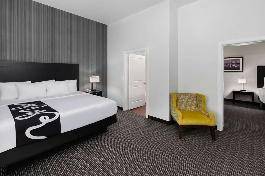 La Quinta Inn & Suites by Wyndham Austin Cedar Park - photo 31