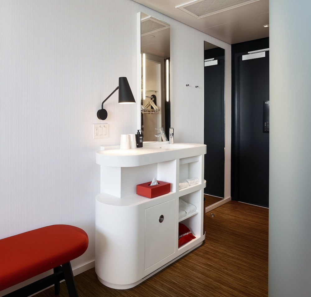 citizenM Seattle Pioneer Square - photo 21