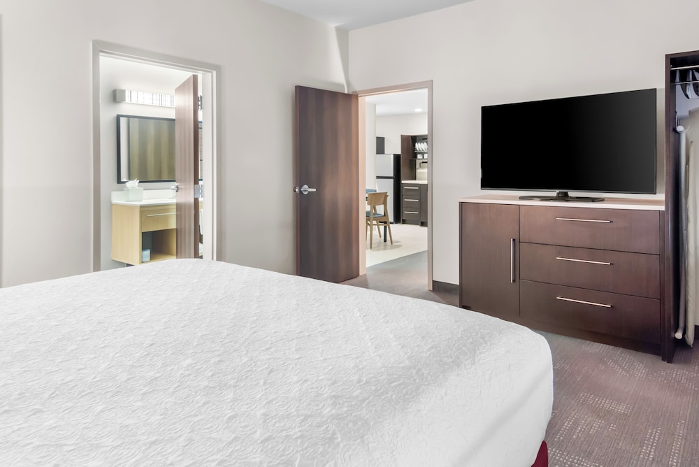 Home2 Suites by Hilton Dallas Grand Prairie - photo 12