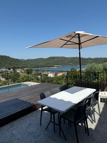 Casa Rio Amalia — 4-Star Luxury Hotel in Ferreira Do Zezere, Portugal