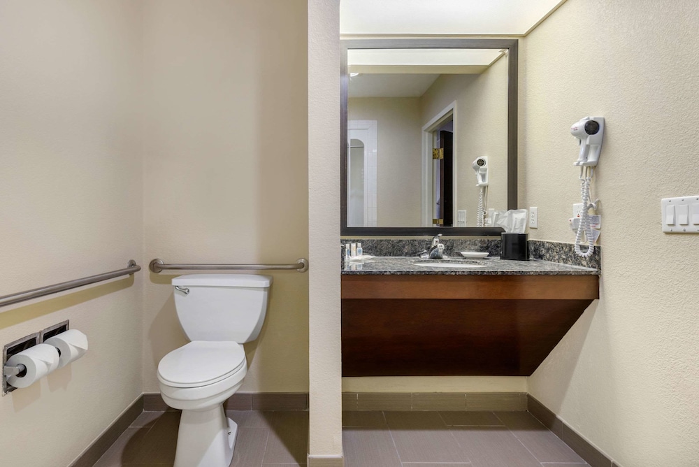 Comfort Suites Lafayette University Area - photo 24