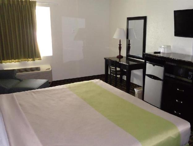 Travelodge By Wyndham Lafayette - photo 16