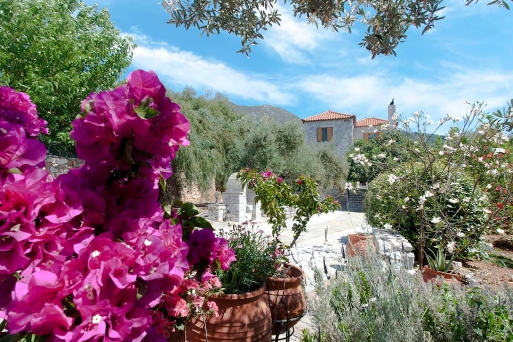 Spacious Villa Stunning Seaview Perfect Location — 4-Star Luxury Hotel in Messini, Greece