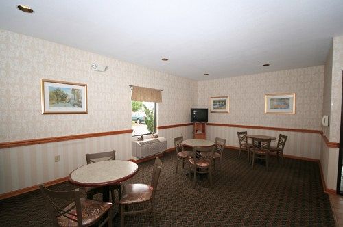 America's Best Inn Siler City - photo 8