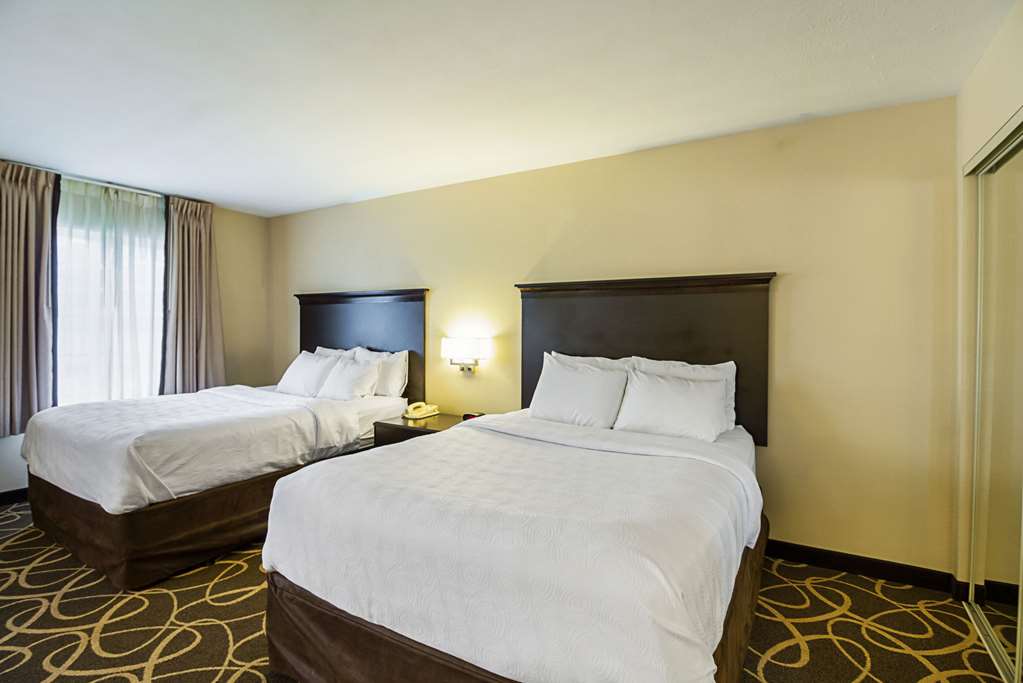 MainStay Suites Fargo I 94 Medical Center - photo 18