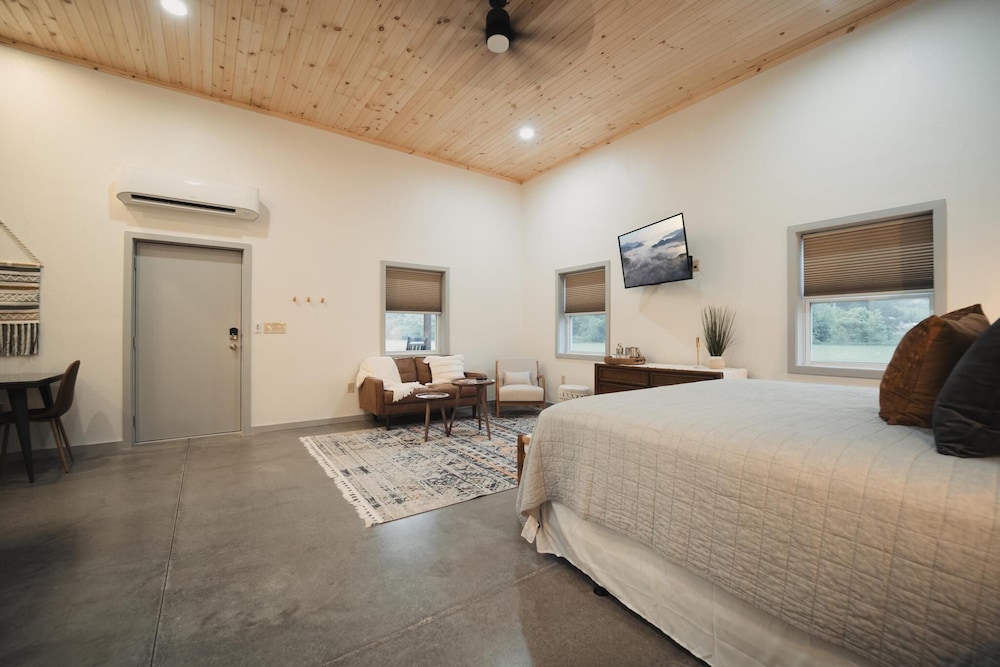 One Bedroom House — 4-Star Luxury Hotel in Sevierville, United States