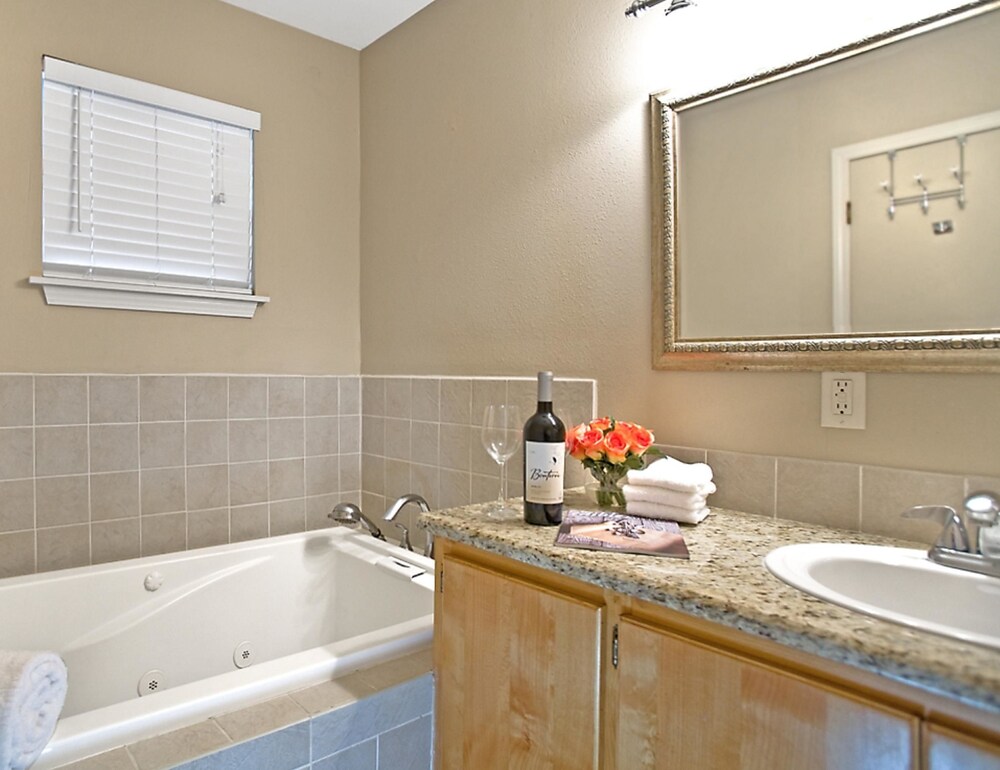 Blanco Riverside Cottages & RV - photo 35