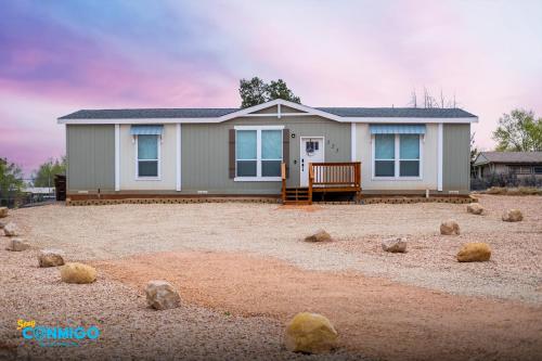 Desert Tracks Family Getaway Hot Tub and Patio in Kanab, United States