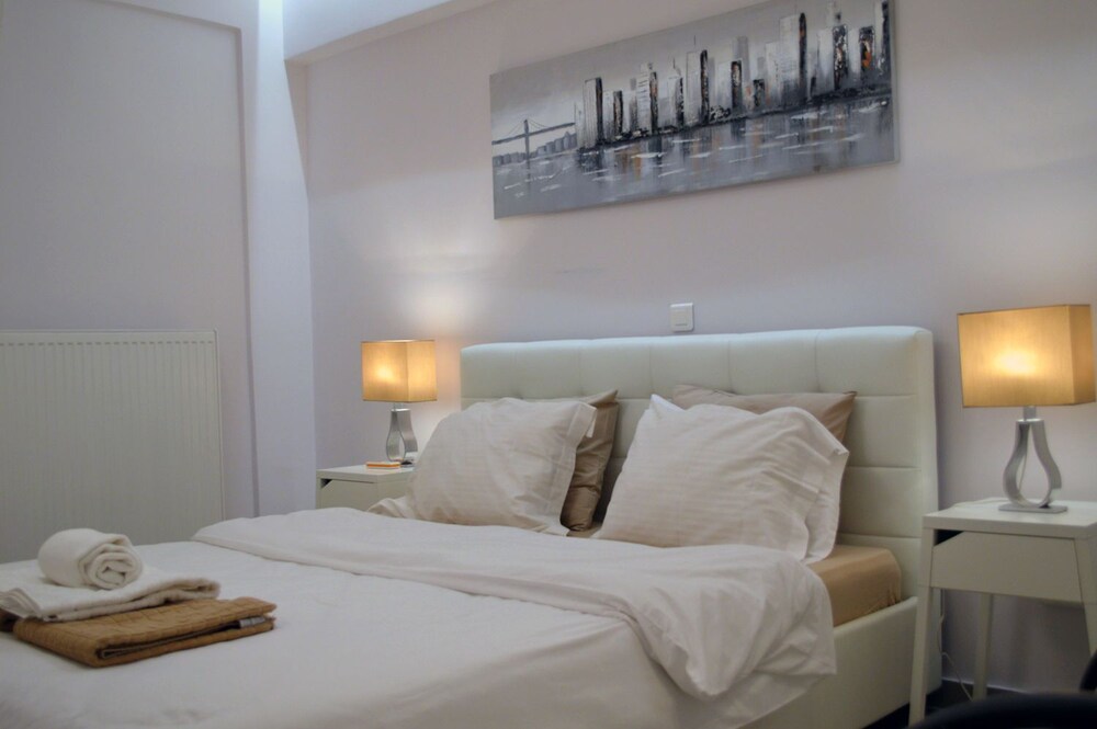 Stadium 1bdr HiEnd QuietFlat - last minute hotel in Athens