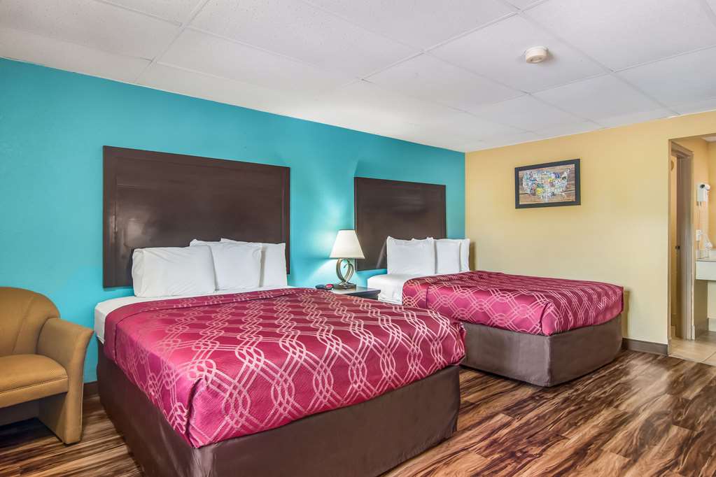 Econo Lodge Bradford South - photo 14