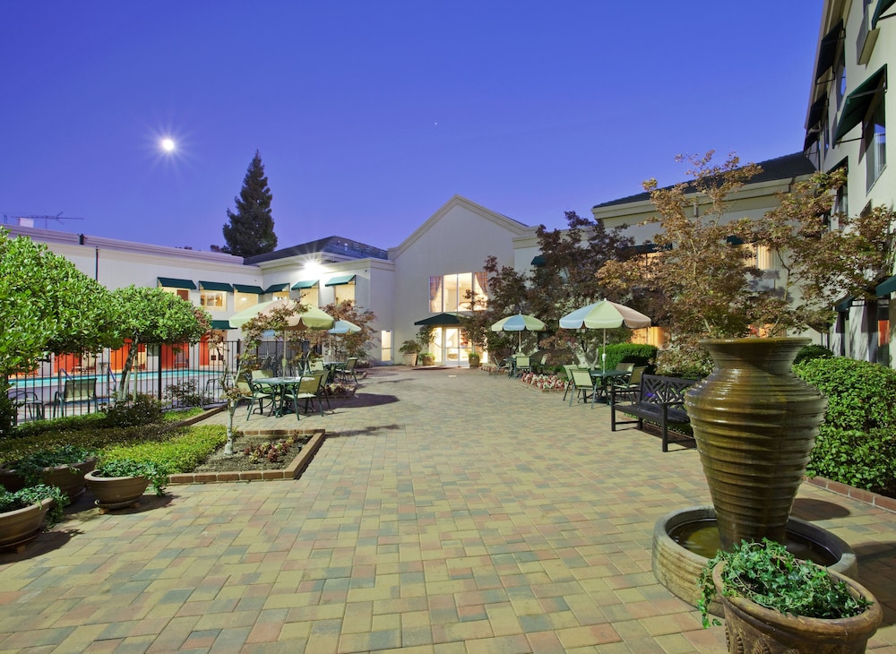 Holiday Inn Auburn by IHG - photo 31