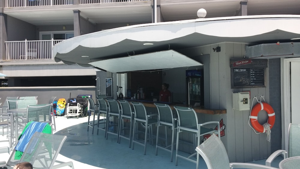 Commander Hotel & Suites - photo 68