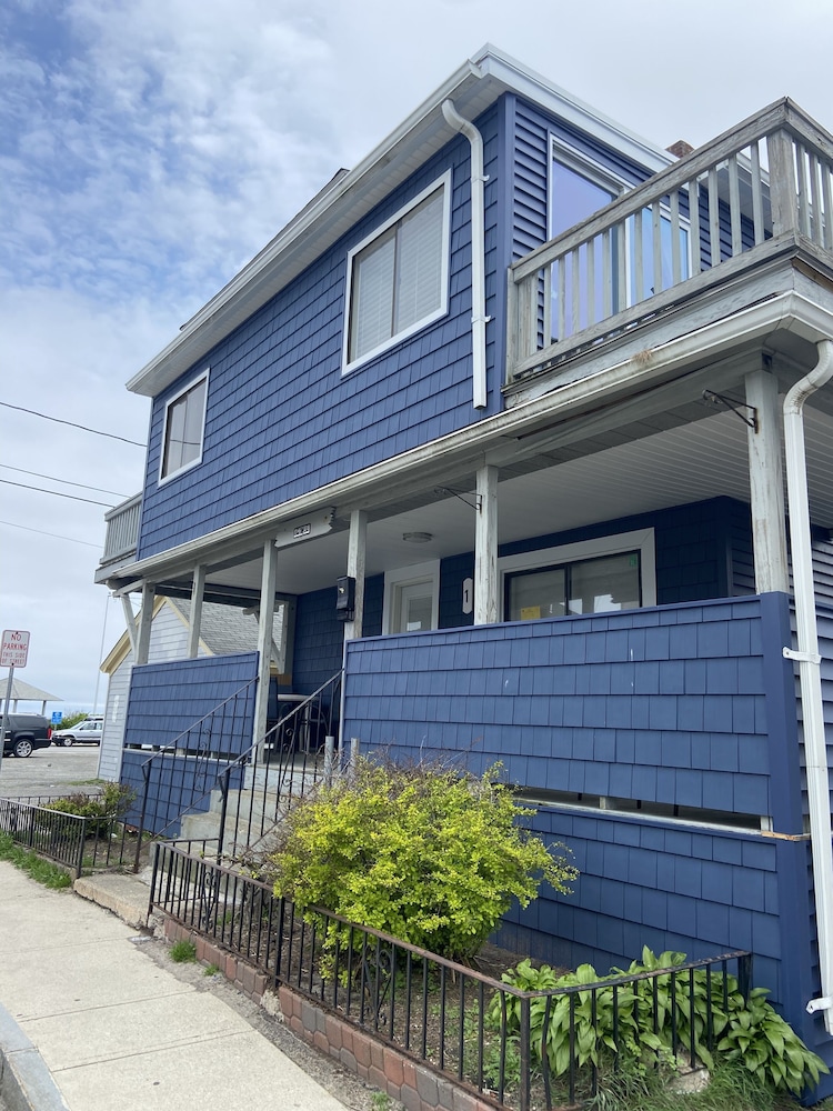 Nautical Beach Resort — Hampton