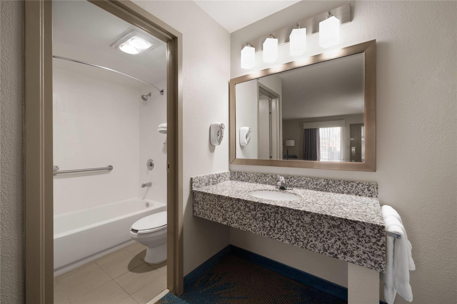 Days Inn by Wyndham Murphy - photo 12