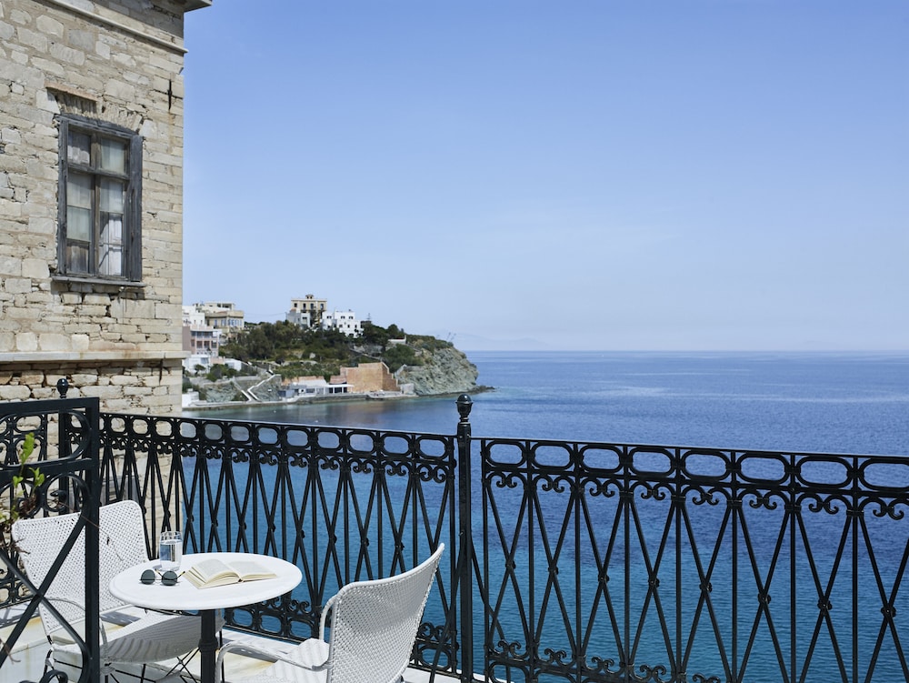 Hotel Ploes — Ano Syros — photo 3
