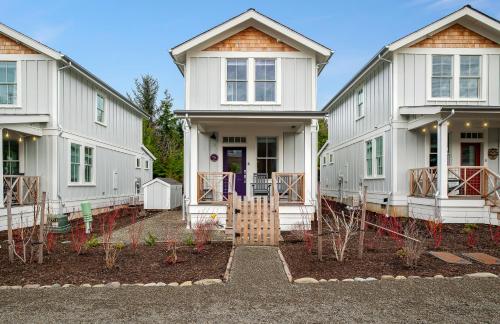 Purple Pelican by Seabrook Hospitality in Huntington Beach, United States
