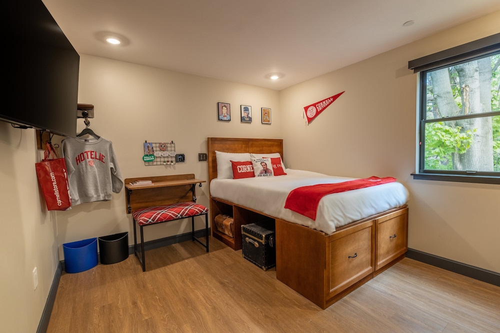 The Dorm Hotel — Ithaca — photo 2