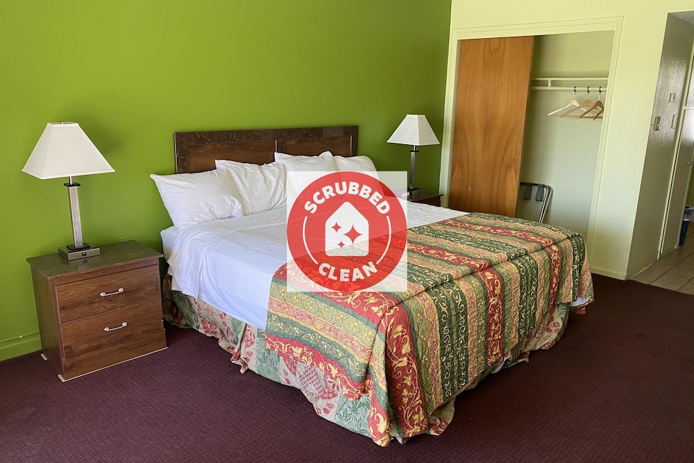 OYO Hotel Yuma AZ Desert Grove - photo 15