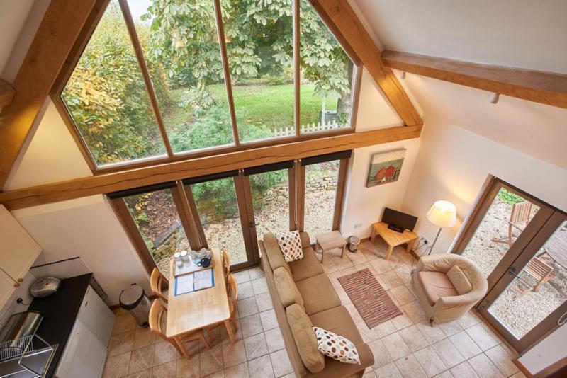 Barn Cottages at Lacock — hotel in Lacock