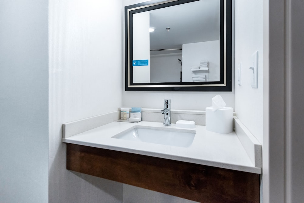 Hampton Inn Meridian - photo 23