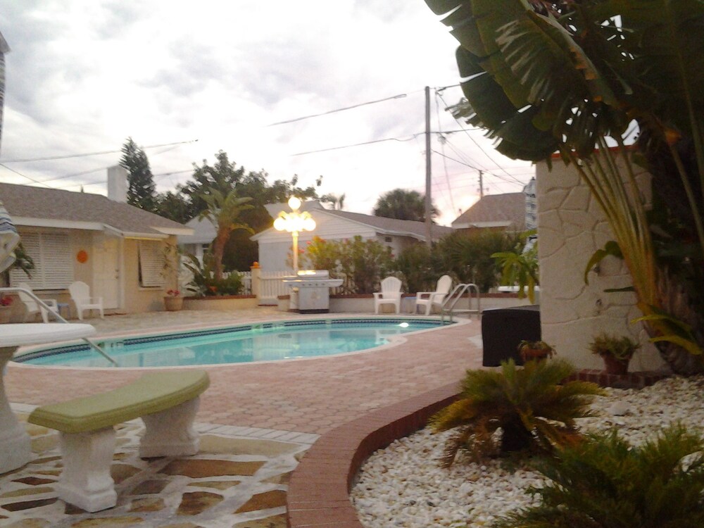 The Bungalows - photo 3