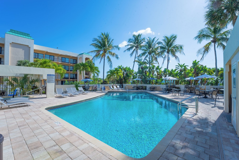 Boca Raton Plaza Hotel & Suites