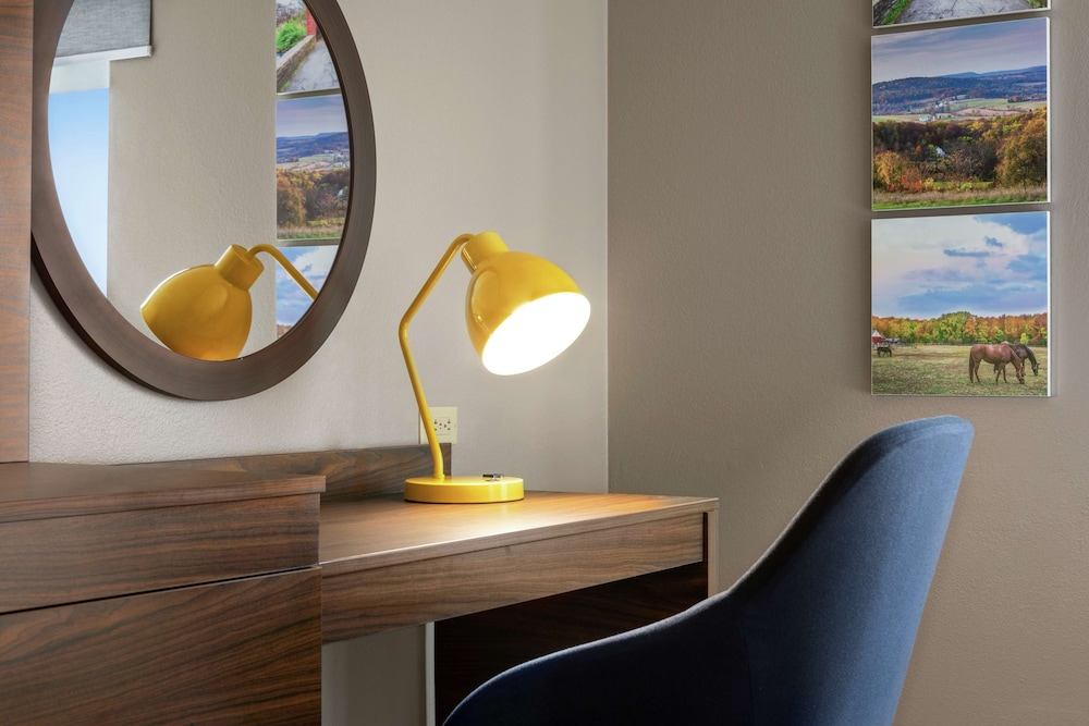 Hampton Inn & Suites Frederick Fort Detrick - photo 12
