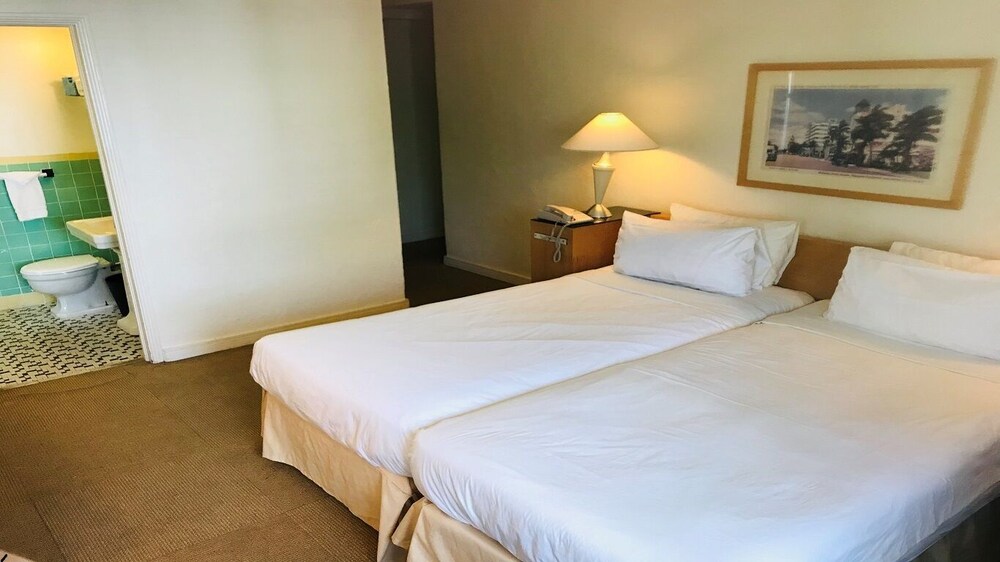 South Seas Hotel - photo 15