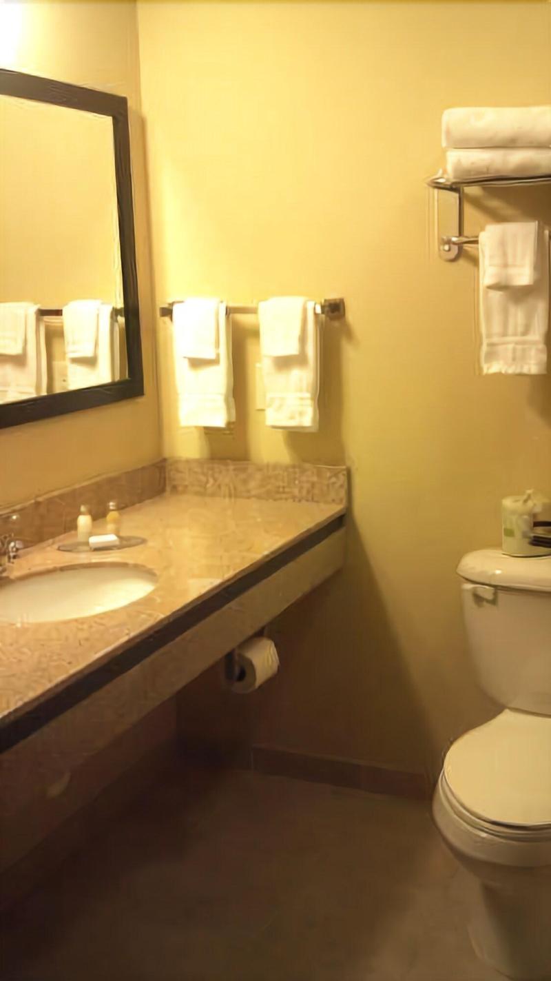 Cobblestone Inn and Suites Fort Dodge - photo 8