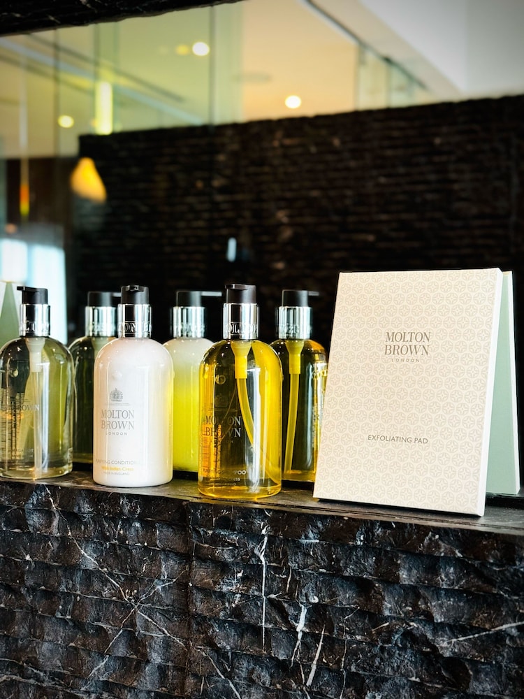 Bathroom amenities