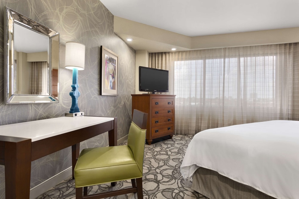 Embassy Suites by Hilton San Antonio Airport - photo 13