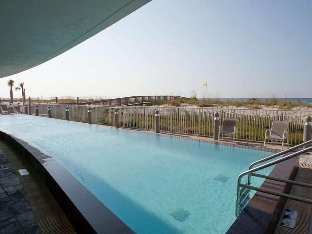 Island Tower 1001 3 Br condo by RedAwning - photo 26