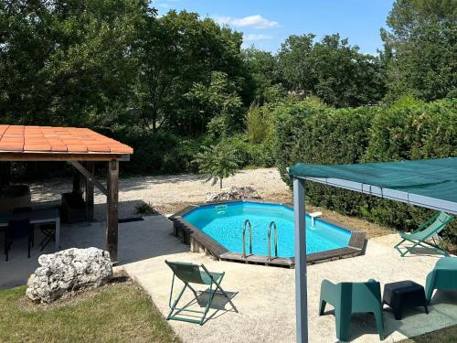 Le gîte les chênes piscine privée et jacuzzi — hotel in Servas